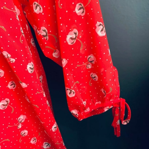 Collective Concepts Sheer Y-Neck Blouse - Picture 4 of 6